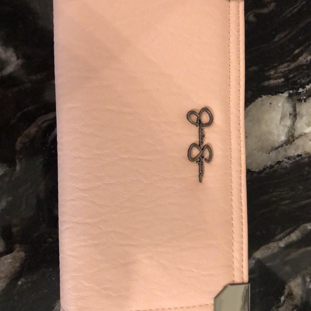 Blush Jessica Simpson wallet